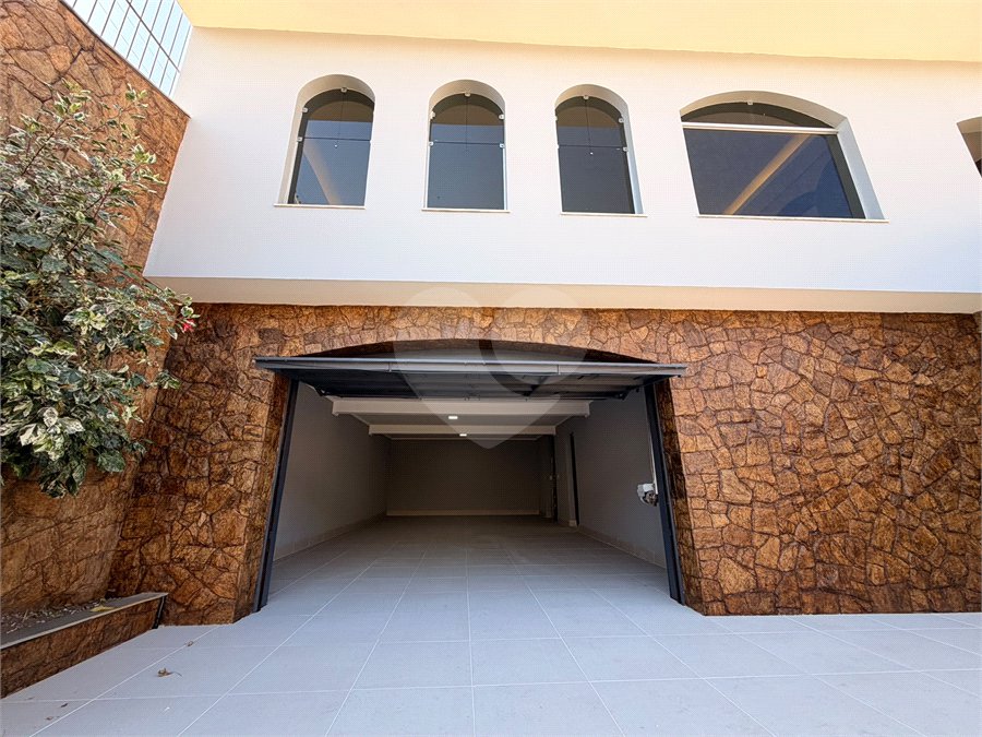 Casa à venda com 5 quartos, sendo 4 suítes, em Vila Rosália, Guarulhos, SP