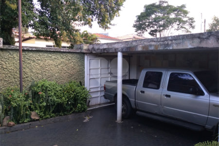 Casa à venda com 4 quartos, sendo 1 suíte, em Campo Belo, São Paulo, SP
