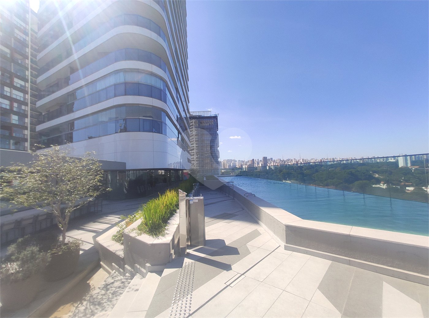 Apartamento à venda ou para alugar com 1 suíte em Pinheiros, São Paulo, SP