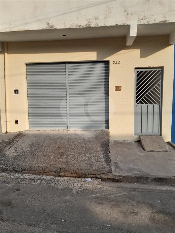 Sobrado à venda com 3 quartos em Loteamento Terras de São Pedro e São Paulo, Salto, SP