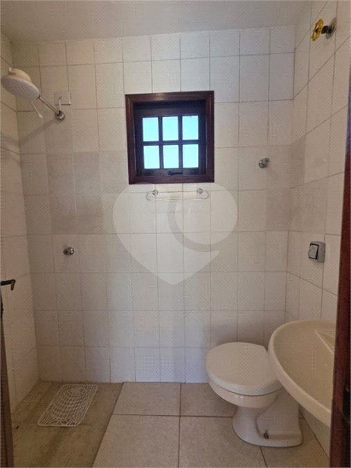 Casa à venda com 3 quartos, sendo 1 suíte, no condomínio Estância Marambaia, Vinhedo - SP