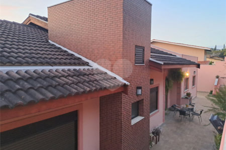 Casa à venda com 3 quartos, sendo 1 suíte, no condomínio Estância Marambaia, Vinhedo - SP