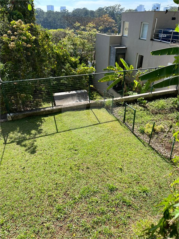 Terreno à venda no condomínio Jardim Vitória Régia, São Paulo - SP
