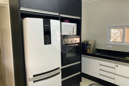 Casa à venda com 4 quartos, sendo 3 suítes, no condomínio Primavera, Salto - SP