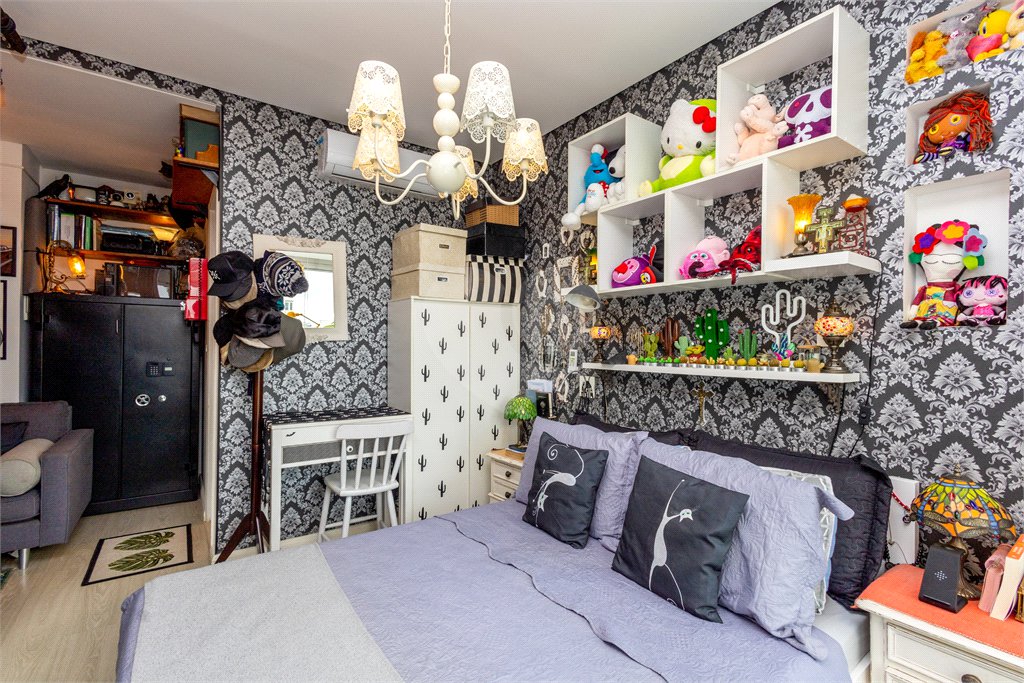 Apartamento à venda com 2 quartos, sendo 1 suíte,  em Vila Olímpia, São Paulo, SP