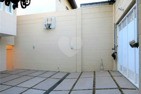 Casa em condomínio à venda com 4 quartos, sendo 3 suítes, em Jardim Vitória Régia, São Paulo, SP