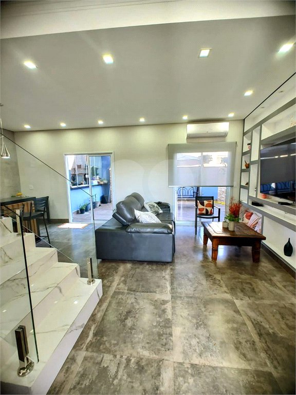 Casa à venda com 3 quartos, sendo 1 suíte, no condomínio Vila Rica, Indaiatuba - SP