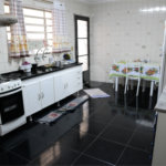 Sobrado à venda com 4 quartos, sendo 2 suítes, em Tremembé, São Paulo, SP