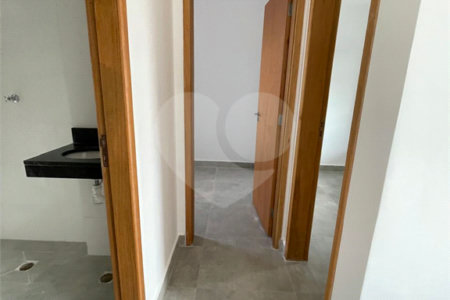 Casa à venda com 3 quartos, sendo 1 suíte, no condomínio Residencial Calegari, São Paulo - SP