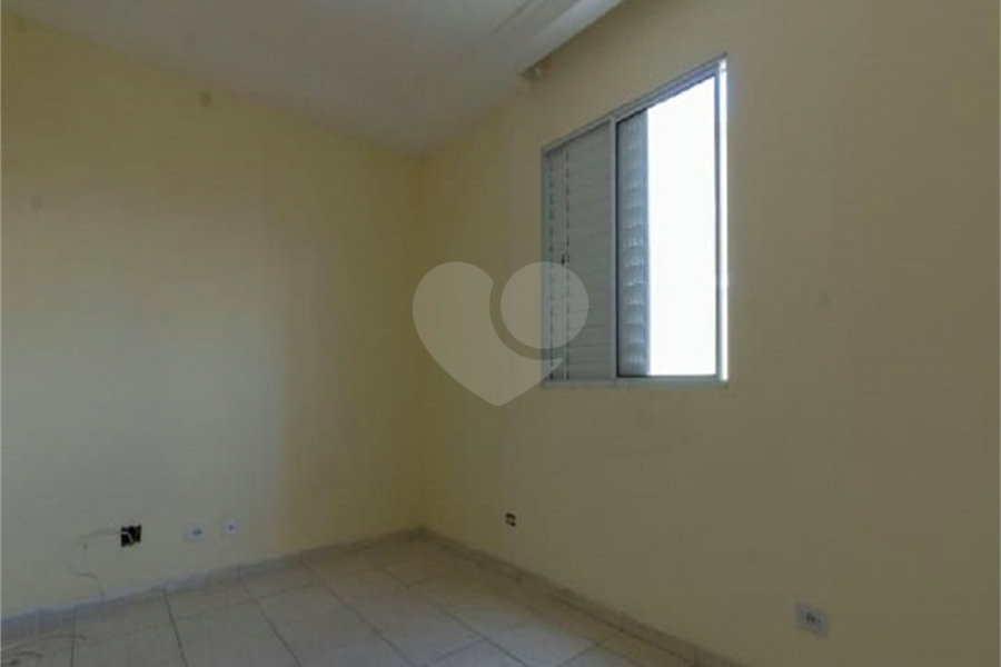 Casa para alugar com 2 quartos, sendo 1 suíte,  no condomínio Nova Carioba, São Paulo - SP