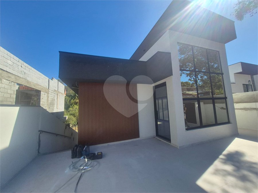 Casa Térrea à venda com 3 quartos, sendo 1 suíte, em Serra da Cantareira, Mairiporã, SP
