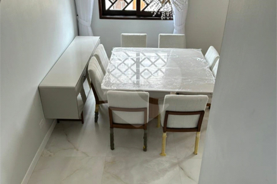 Casa à venda com 3 quartos, sendo 1 suíte, no condomínio Residencial Morada do Horto, São Paulo - SP