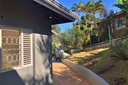 Casa à venda com 4 quartos, sendo 2 suítes, no condomínio Estância Marambaia, Vinhedo - SP