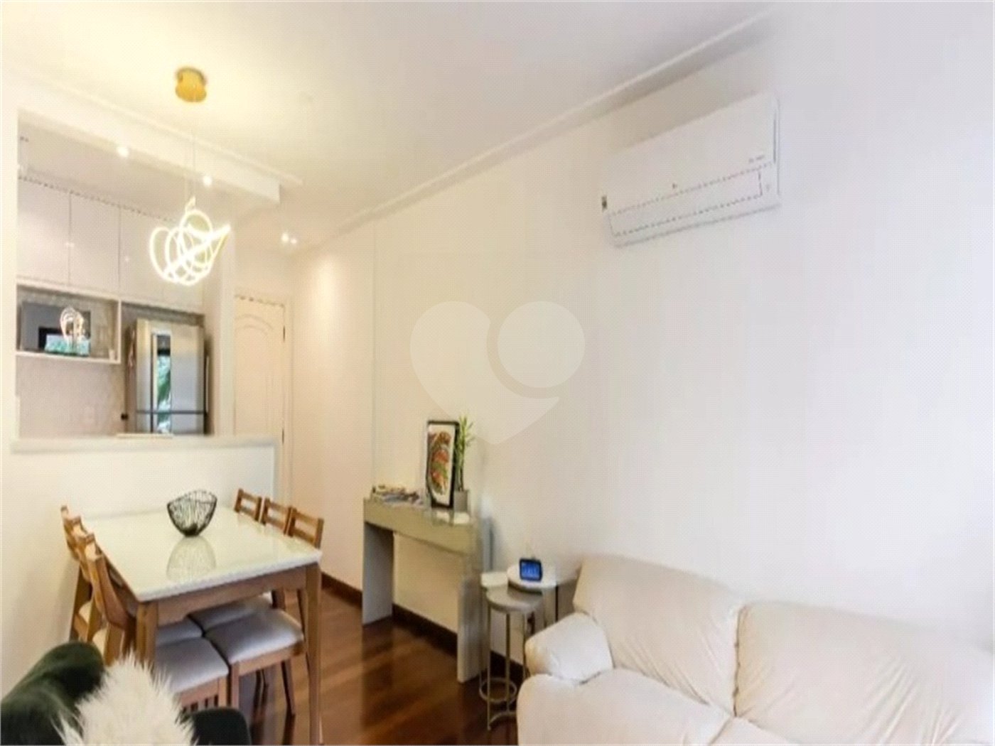 Apartamento à venda com 2 quartos, sendo 1 suíte, em Moema, São Paulo, SP