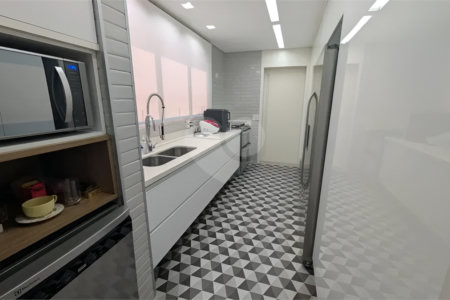 Apartamento à venda com 4 quartos, sendo 1 suíte, em Campo Belo, São Paulo, SP