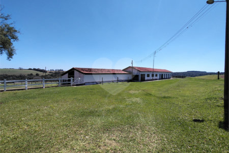 Fazenda para alugar com 3 quartos em Vila Santana, Itapetininga, SP