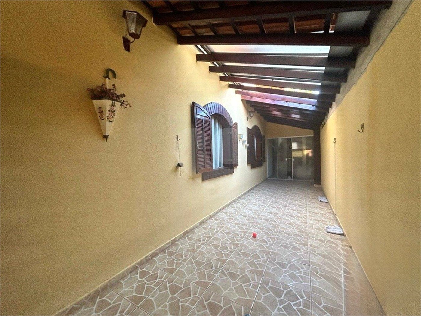 Casa à venda com 3 quartos, sendo 1 suíte,  em Éden, Sorocaba, SP