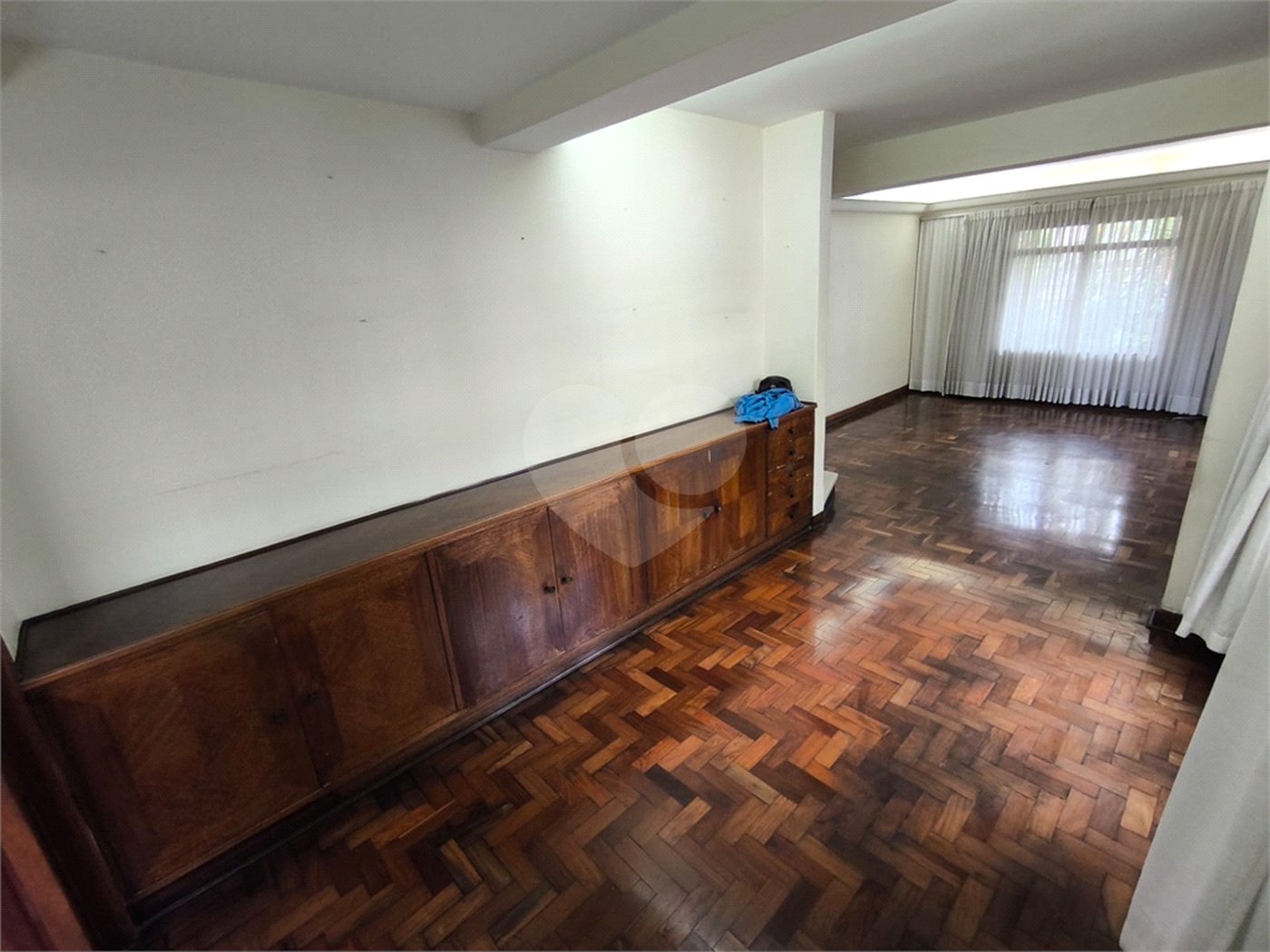 Sobrado à venda com 5 quartos, sendo 1 suíte, em Jardim Trussardi, São Paulo, SP
