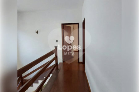 Casa à venda com 3 quartos, sendo 1 suíte, no condomínio Eldourado, São José dos Campos - SP