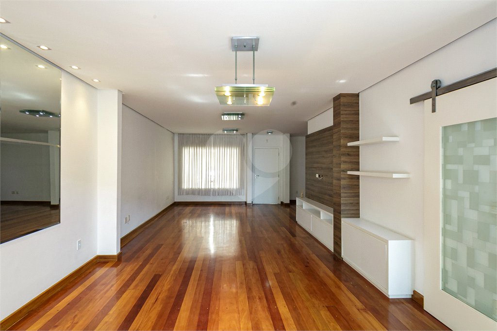 Casa à venda com 3 suítes no condomínio Villaggio Belvedere, São Paulo - SP