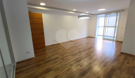 Apartamento à venda com 3 quartos, sendo 1 suíte,  no Centro, São Roque, SP