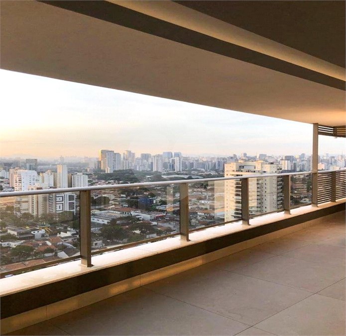 Apartamento à venda com 3 suítes em Brooklin, São Paulo, SP
