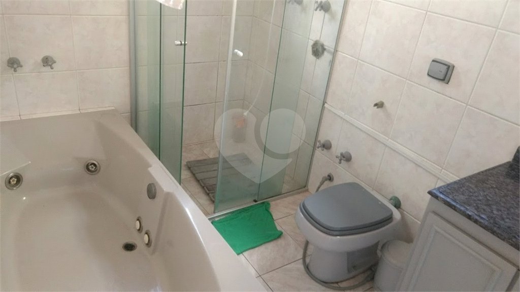 Sobrado à venda com 4 quartos, sendo 2 suítes, em Tremembé, São Paulo, SP