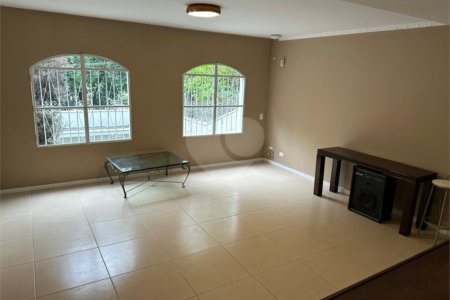 Casa à venda com 4 quartos, sendo 1 suíte, em Vila Guarani (z Sul), São Paulo, SP