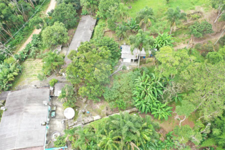 Tapiraí Sp - Sítio Santa Clara - Area de 12,1 ha - composto por casa principal, galpões poço artesiano, ótima área para plantios. Fica localizado a aproximadam. 1 quilômetro da prefeitura. Area preservação permanente- 4,6 ha - Area aproveitável - 4,6 ha - area utilizada rural - 2,5 ha -R$ 750.000,00