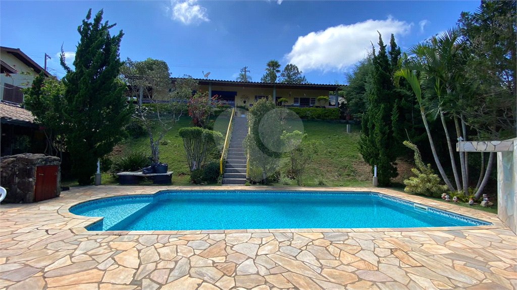 Casa em condomínio à venda com 4 quartos, sendo 1 suíte, no Centro, Bom Jesus dos Perdões, SP