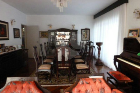 Casa Térrea à venda com 3 quartos, sendo 1 suíte, em Caxingui, São Paulo, SP