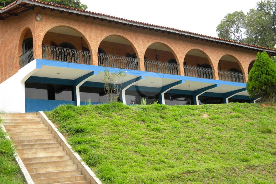 Chácara à venda com 7 quartos, sendo 1 suíte, em Capoavinha, Mairiporã, SP