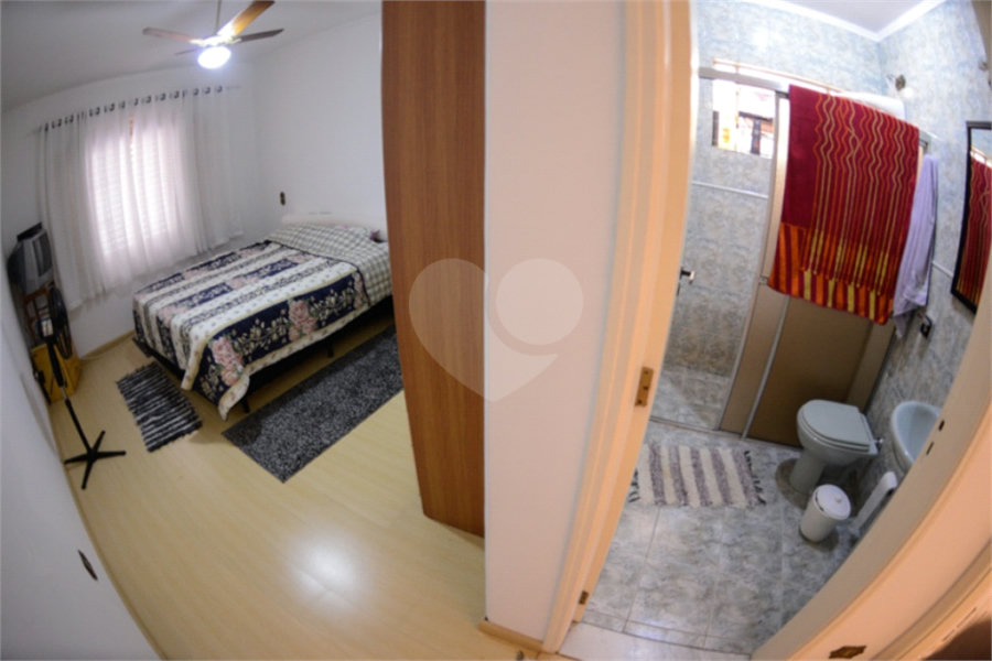 Sobrado à venda com 4 quartos, sendo 2 suítes, em Tremembé, São Paulo, SP