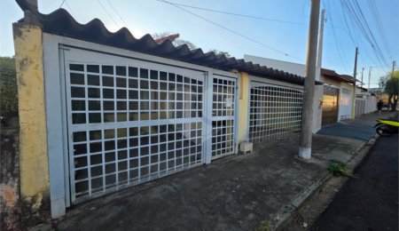 Casa à venda com 4 quartos, sendo 1 suíte, em Jardim Ricetti, São Carlos, SP