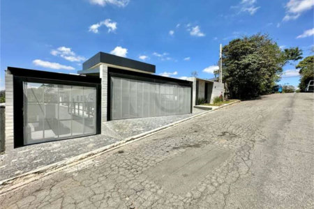 Casa Contemporânea e Mobiliada no Condomínio Palos Verdes – A Essência do Alto Padrão na Granja Viana – 7 suítes, 4 pavimentos com elevador