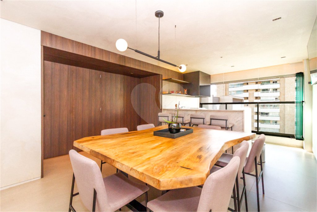 Apartamento à venda com 3 quartos, sendo 1 suíte, em Vila Mariana, São Paulo, SP