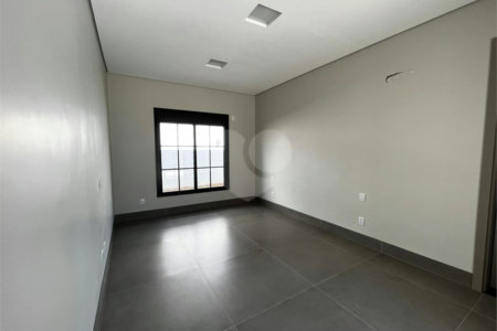 Casa à venda com 4 quartos, sendo 2 suítes,  no condomínio Florais Itália, Cuiabá - MT