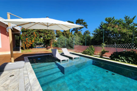 Casa à venda com 4 quartos, sendo 2 suítes, no condomínio Residencial Jardim Primavera, Louveira - SP
