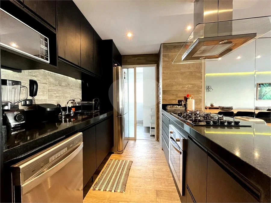 Apartamento à venda com 3 quartos, sendo 1 suíte, em Riviera de São Lourenço, Bertioga, SP