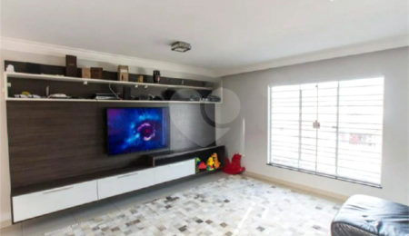 Sobrado à venda com 3 quartos, sendo 1 suíte,  em Vila Nivi, São Paulo, SP