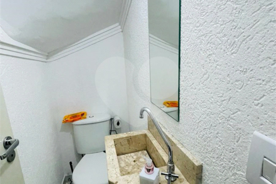 Casa à venda com 3 quartos, sendo 1 suíte,  no condomínio Rafaela I, São Paulo - SP