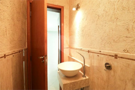 Sobrado à venda com 4 quartos, sendo 3 suítes, em Tucuruvi, São Paulo, SP