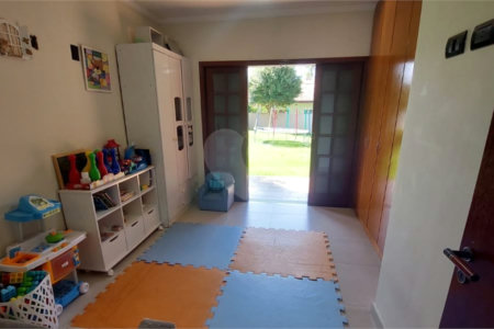 Casa à venda com 4 quartos, sendo 2 suítes, no condomínio Vivendas do Lago, Sorocaba - SP