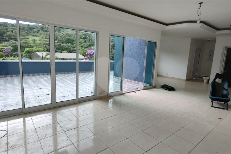 Casa à venda com 3 quartos, sendo 2 suítes,  em Serra da Cantareira, Mairiporã, SP