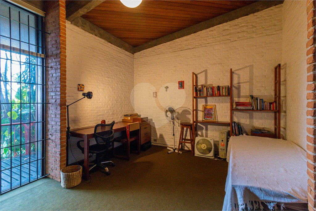 Casa à venda com 4 quartos, sendo 2 suítes, em Jardim Prudência, São Paulo, SP