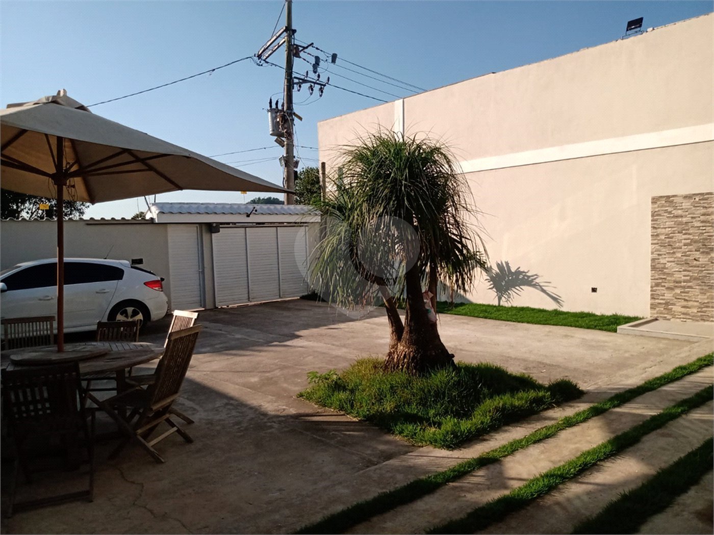 Casa à venda com 4 quartos, sendo 1 suíte, no condomínio Monte Líbano, Rio de Janeiro - RJ