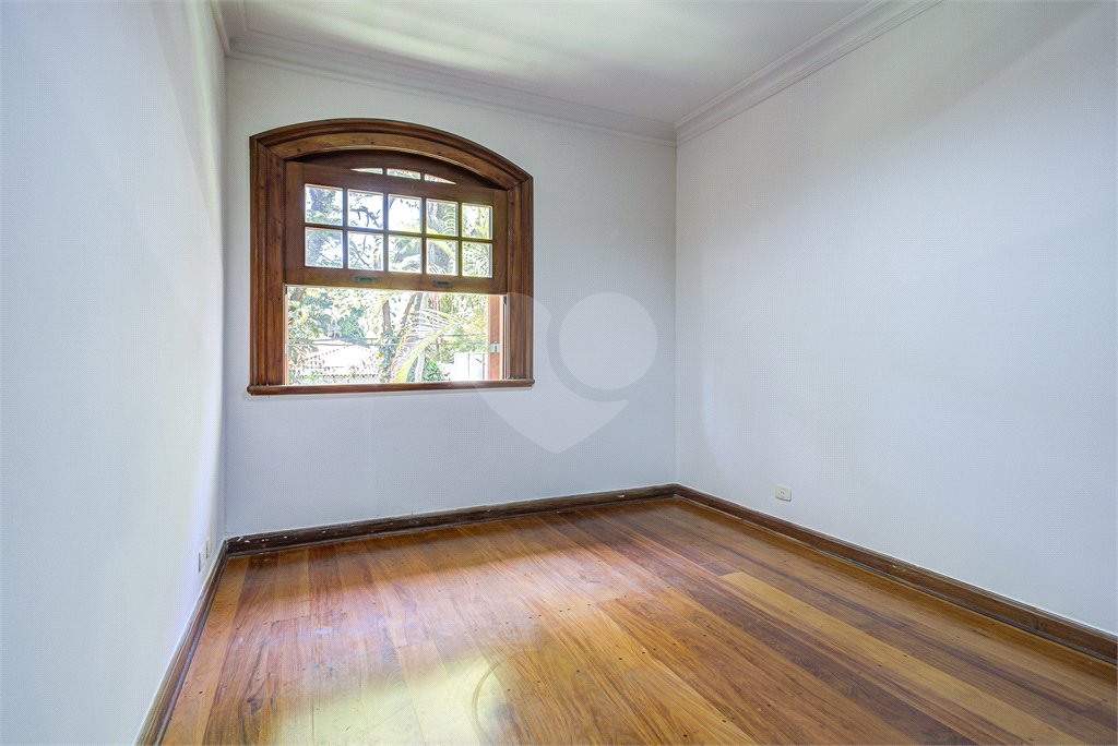 Casa à venda com 5 quartos, sendo 3 suítes, em Alto da Boa Vista, São Paulo, SP