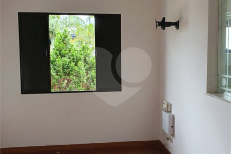 Casa à venda com 2 quartos, sendo 1 suíte,  no condomínio Flamboyant, São Paulo - SP