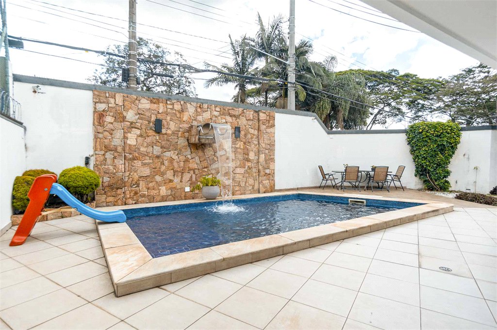 Casa Térrea à venda com 3 quartos, sendo 1 suíte, em Vila Inah, São Paulo, SP