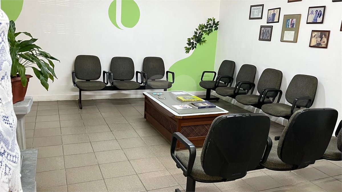 Casa à venda com 8 quartos, sendo 1 suíte, em Vila Mariana, São Paulo, SP